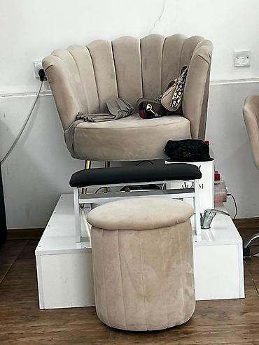 Salon, tibbi mebel: VusqaPedikür kreslosu satılır. - Rəng: bej - Material: yumşaq — 1