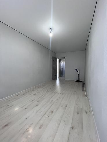 58: 🏡 Продаётся уютная 3-комнатная квартира в 8-м микрорайоне! 📍 Отличное — 2