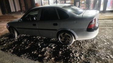 Opel: Opel Vectra: 1996 г., 1.5 л, Механика, Газ, Седан — 5