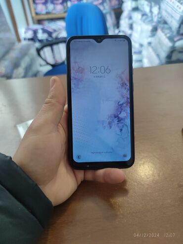 Samsung: Samsung Galaxy A10, 32 GB, rəng - Qızılı, İki sim kartlı