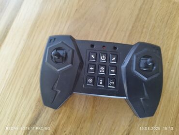 Oyuncaqlar: Mavi və qara rənglərdə olan bu akrobat avtomobili həm uzaqdan — 5