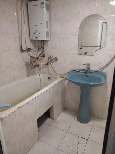 Uzunmüddətli kirayə mənzillər: Xetai çoxmərtəbəli binada geniş və işıqlı mənzil. Xüsusiyyətlər: - — 12