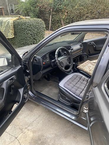 Volkswagen: Volkswagen Golf: 1992 г., 1.8 л, Механика, Бензин, Хэтчбэк — 5