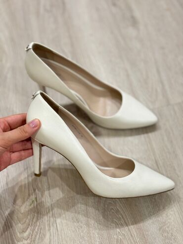 обувь белая: Туфли түсү - Ак