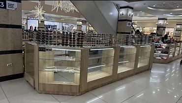 островок: Островок в ТЦ, 10 м², ГУМ, С ремонтом, Действующий, С оборудованием — 3