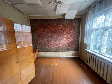 советская киевская: 70 м², 4 комнаты, Требуется ремонт Без мебели