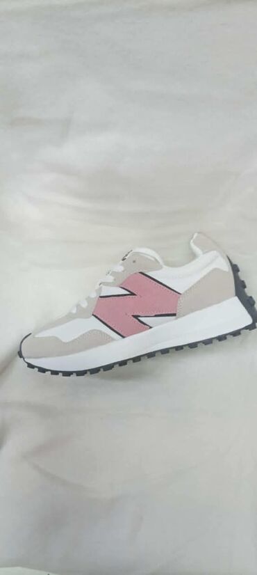 Women's Sneakers and athletic shoes: New Balance, bоја - Šareno — 1