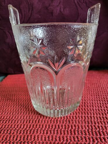 Kompleti posuđa: Kibla nova za led presovano cesko staklo. 70,80te. Visina sa na lalafo.rs — 4 Kompleti posuđa: Kibla nova za led presovano cesko staklo. 70,80te. Visina sa — 4