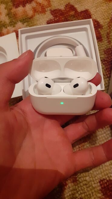 колонки аудио: AirPods Pro новый