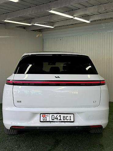 lend kruzer 200: Lixiang L7: 2023 г., 1.5 л, Вариатор, Гибрид, Кроссовер — 5