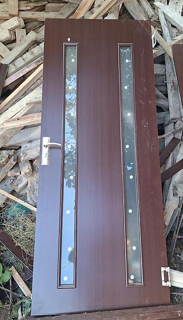 Qapi satilir 50azn⁵olcu 90x2.05.Ruckasi nalicnik cercive var.Unvan
