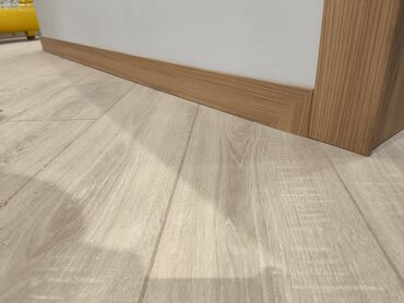 Напольные работы: Укладка пола, Укладка теплого пола, Монтаж напольных плинтусов | Паркетная доска, Наливные полы, Кварц-винил Больше 6 лет опыта — 29