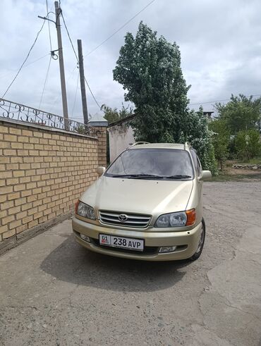 шины гоформ: Toyota Ipsum: 2001 г., 2 л, Автомат, Бензин, Минивэн