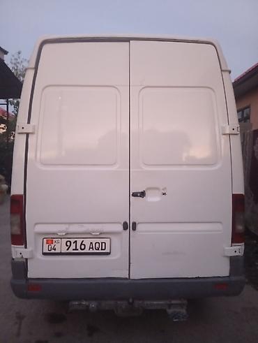 зеркало спринтер 906: Mercedes-Benz Sprinter, белый фургон (номер KG 04 916 AQD). - Кузов — 2