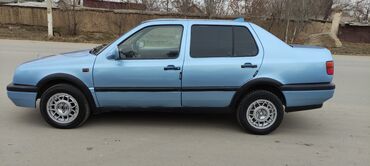 Volkswagen: Volkswagen Vento: 1994 г., 1.8 л, Механика, Бензин, Седан — 11