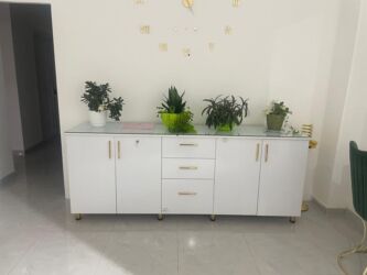 İnformatika: Ustu şuşeli dolab 2 ededdir 1 ededi 200 azn satilir‼️unvan fatmayi