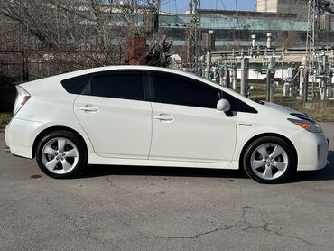 Toyota: Toyota Prius: 2015 г., 1.8 л, Автомат, Гибрид, Хэтчбэк