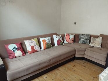 Bağ evi və bağ üçün hərşey: Künc divan