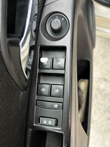 Chevrolet: Chevrolet Cruze: 1.4 l | 2015 il 289000 km Sedan — 6