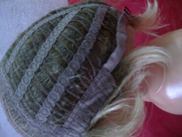 Perike i klipse: Kratka šatirana perika Perika je korištena. Nema etiketu o sastavu — 12