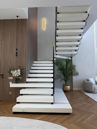 Продажа коттеджей и домов: Продаётся новый 6-комнатный дом в районе Байтик Площадь: 300 м² — 13