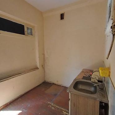 razinde evlər: Bakı, Bakıxanov qəs., 1 otaqlı, Köhnə tikili, m. Neftçilər, 42 kv. m — 9