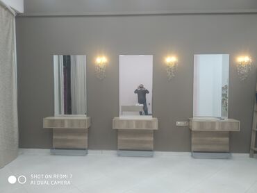 Sifarişlə manikür masaları: Gözəllik salonları və vizaj studiyaları üçün peşəkar vizaj/saç ustası — 1