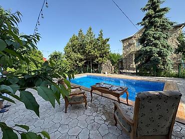 Bağ evlərinin kirayəsi: Qiymət Günü 400 Azn Quba Qəçreş Yolunda Villa bağ evi İcarəyə verilir — 2