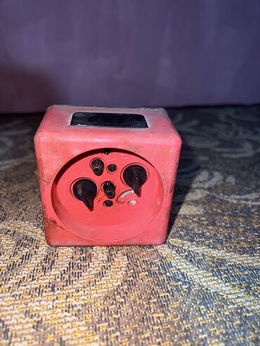 Ev saatları: Saat. Kicik satlarin iksiide islekdir. Boyuk ve qol saati islemir ama — 3