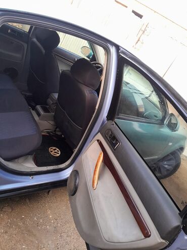 Volkswagen: Volkswagen Passat: 1.8 l | 1998 il Sedan — 5