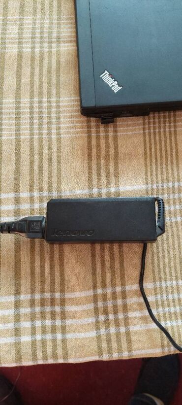 Lenovo: Intel Core i5, 4 GB OZU, 12 " — 9