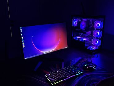 Masaüstü kompüterlər və iş stansiyaları: Salam, tecili PC satilir 20 gündü alinib CPU	Intel Core i7- 12700KF