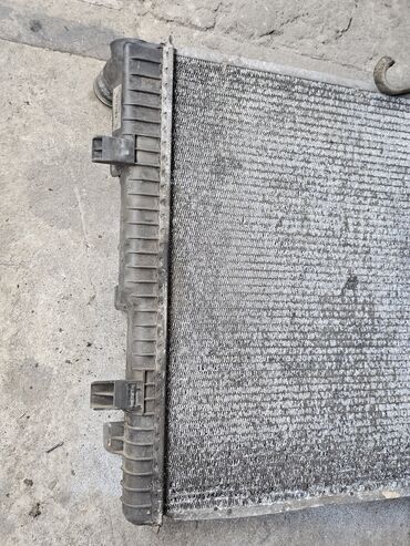 Радиаторы: Радиатор охлаждения двигателя Mercedes-Benz Atеgo, 2002г.в. Оригинал — 14