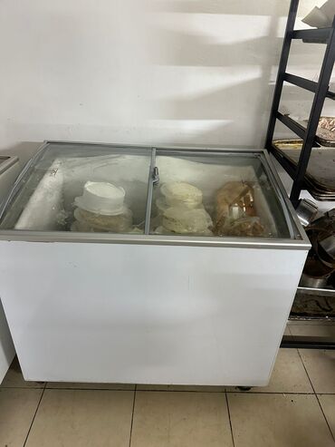 Plitələr və bişirmə panelləri: Şüşəli dondurucu, Uğur, Türkiyə