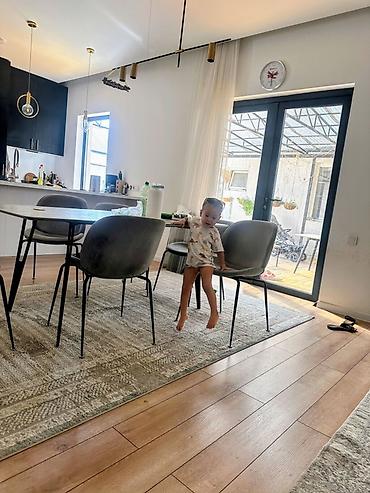 люксембург трасса: 200 м², 6 комнат и более, Без животных — 1