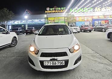 mercedes benz 208 d: Chevrolet Aveo: 1.4 l | 2014 il 235000 km Sedan — 5