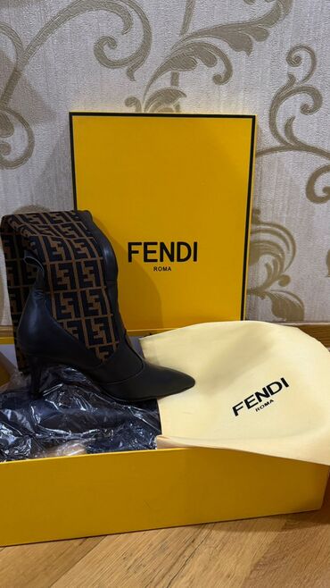 Çəkmələr: Fendi Roma qadın çəkmələri - Model: Nazik dabanlı, sivri burunlu — 9