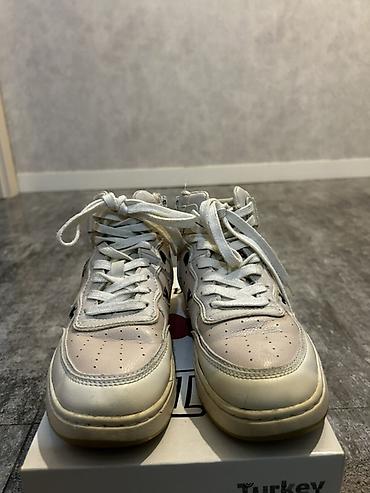 sneaker: Məhsul: Ağ rəngli uniseks yüksəkboğaz idman ayaqqabısı Xüsusiyyətlər — 1