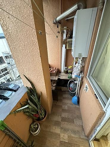 Yeni tikili: Təsvir: - Zövqlə dizayn olunmuş mənzil. Geniş dəhlizdən iki otağa və — 5