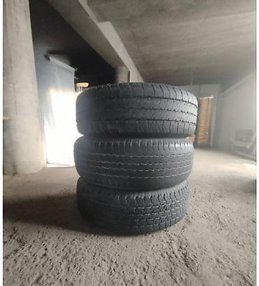 nissan note bufer: 3 ədəd Toyota Prado təkər şini satılır.Heç bir əyrisi və yamağı — 2