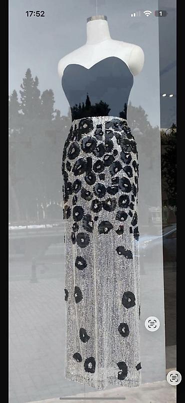 muncuglar: Sophie Couture – Flowery Hand Beaded Velvet Corset Dress - Model — 3