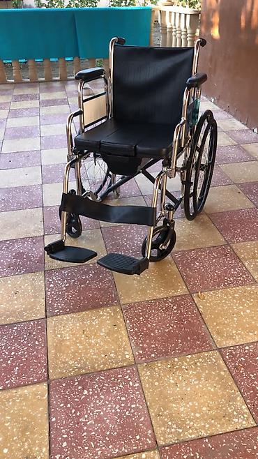servis arabasi: Elil arabasi satilir. Ustunde ayaqyolucun qarsoqda satilir — 1