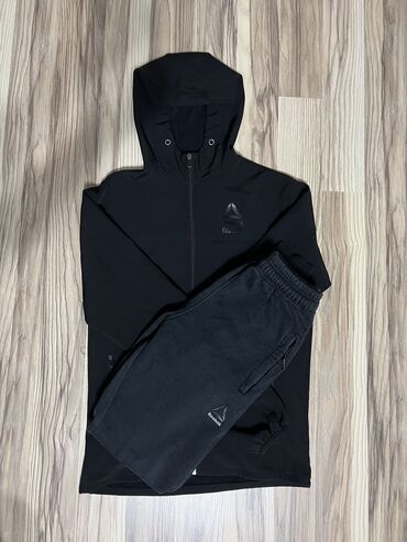 reebok classic leather: Спортивный костюм XL (EU 42), цвет - Черный