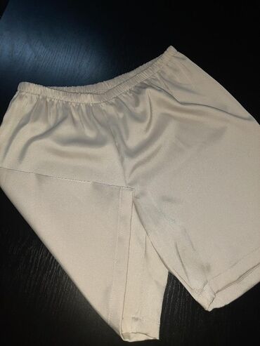 Šortsevi, Bermude: M, S (EU 36), bоја - Srebrna, Jednobojni — 16