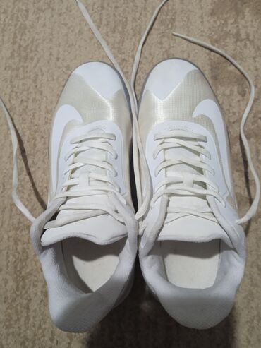 new balance бишкек цена: Эркектердин кроссовкасы, 42, Nike, Жаңы, түсү - Ак, Өзү алып кетүү