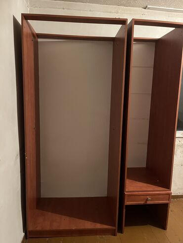 Шкафы для одежды: Шкаф для одежды, Б/у, Дерево