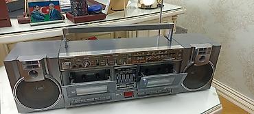 boombox: Hitachi portativ kasetli maqnitofon – klassik “boombox” tipli model — 2