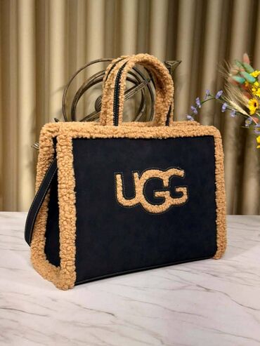 Torbe: UGG torbe
Cena 5100
Dim.l 29x39
But.P45 — 4