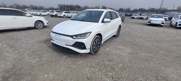 BYD: BYD E2 топовая комплектация кузов белый и серый, салон черный, кожаные