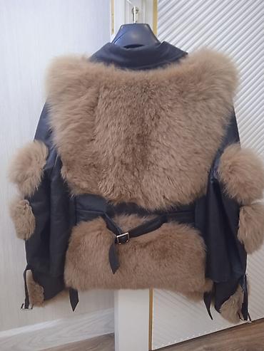 Kurtkalar: Qadınlar üçün dəri və süni kürk kombinasiyalı üst geyim - Model — 2